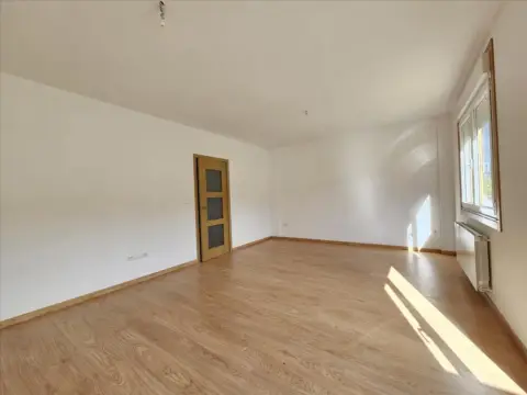 Casa adosada en calle Principal-Puebla