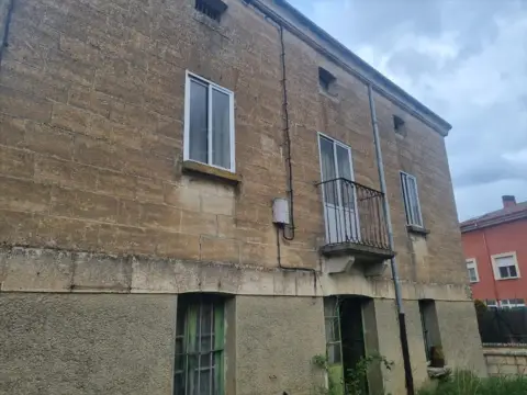 Casa en calle de Sagrado Corazón de Jesús