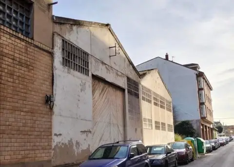 Nave industrial en calle de Dorotea