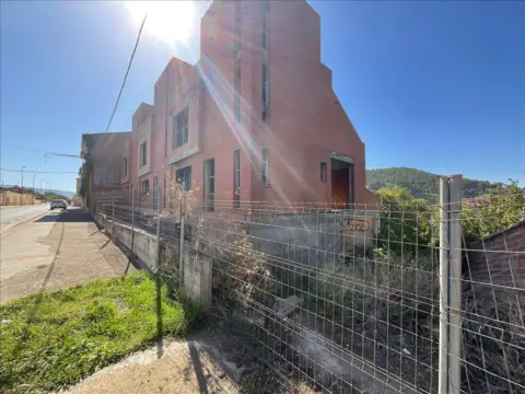 Casa adosada en Avenida de la Sierra