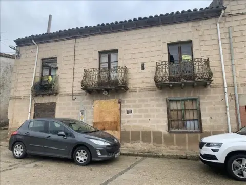 Casa adosada en calle Esteban Martín Sicilia