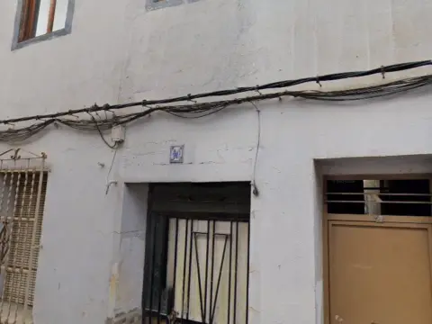 Casa adosada en calle de la Magdalena