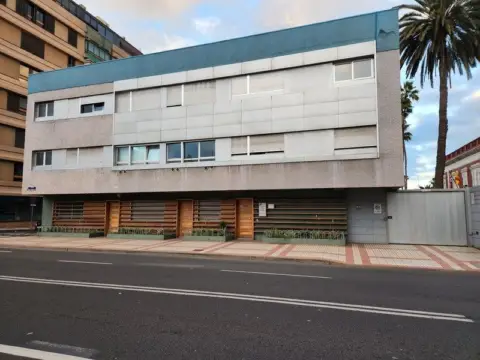 Garaje en calle de Federico de León