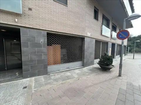 Local comercial en calle Creu de La