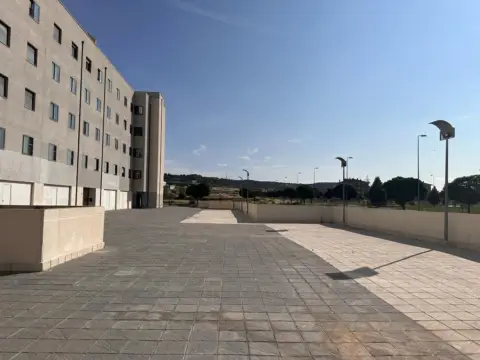 Garaje en calle de Maurice Ravel