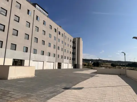 Garaje en calle de Maurice Ravel