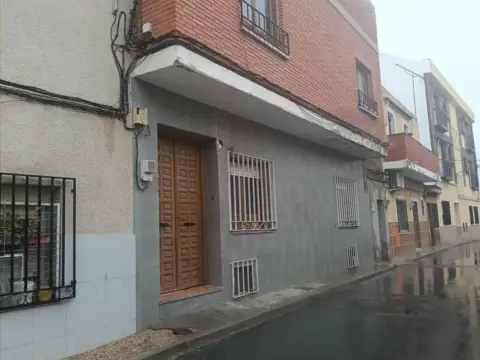 Casa adosada en calle Nueva