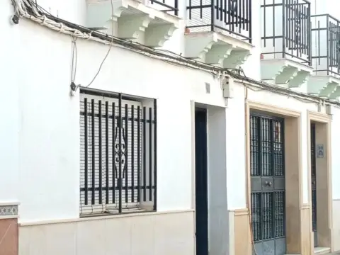 Casa en calle de Lucas Jurado