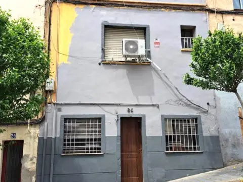 Casa en Llefià-Artigues