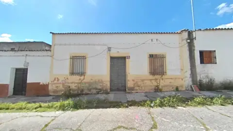 Casa adosada en calle del Arroyo de San Serván