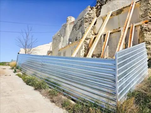 Casa en calle Cuevas Santo