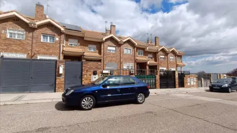 Casa adosada en calle de Santoña