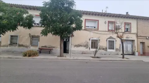 Casa adosada en calle de Sierra de Guara