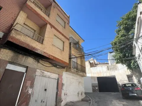 Casa adosada en Plaza de la Iglesia
