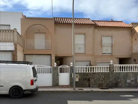 Casa en calle Puerto Ragua