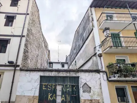 Terreno en calle Contracalle