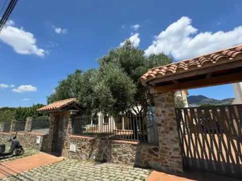 Piso en Carrer de la Serra del Cadí