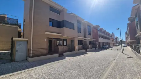 Casa adosada en calle Gudel Marti G.