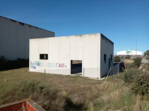 Nave industrial en calle Pol La Dehesilla