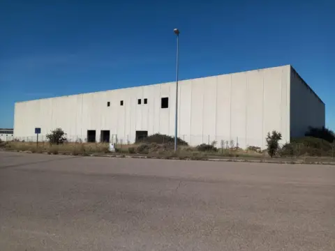 Nave industrial en calle Pol La Dehesilla