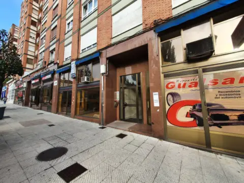 Local comercial en calle Francisco Rodríguez Garci
