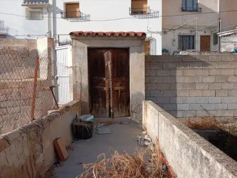 Casa adosada en calle de Esteban Lara
