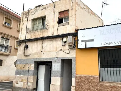 Casa en calle de Luis Buñuel