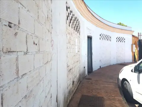 Local comercial en calle de Rafael Molero Cabrilla