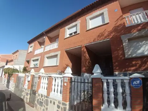 Casa adosada en calle de las Ollerías