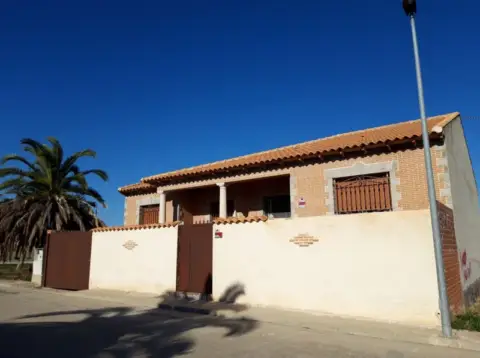 Terraced house in calle Santa Olalla