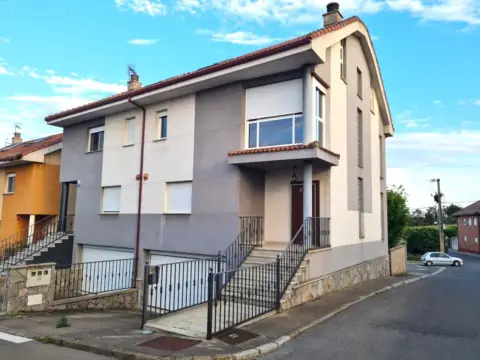 Casa adosada en Sariegos