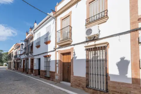 Casa adosada en calle de Muñoz y Pavón