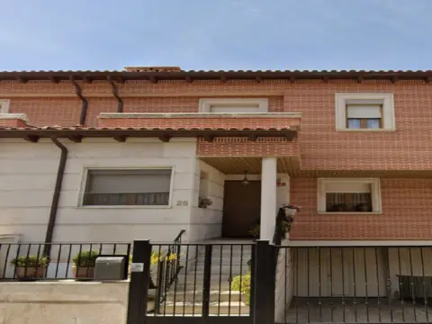 Casa adosada en calle de Avelino Hernández Lucas