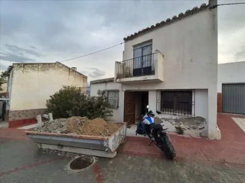 Casa en calle de Sierra Nevada