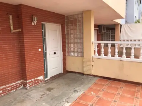 Casa adosada en Travesía Jardín