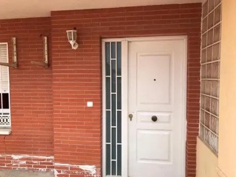 Casa adosada en Travesía Jardín
