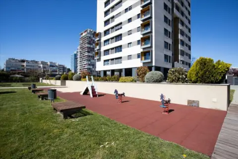 Garaje en calle de Dulce Chacón