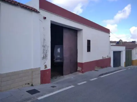 Local comercial en calle Dr Fleming Cala