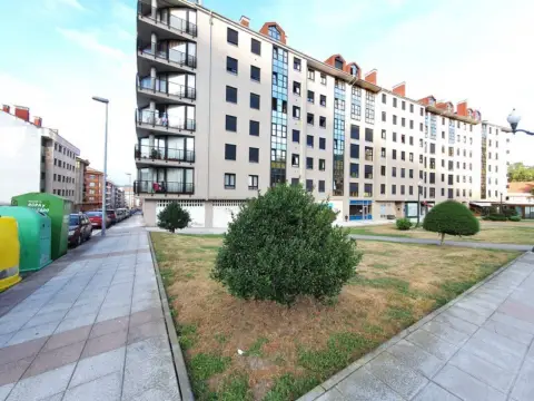 Local comercial en calle de Santiago López