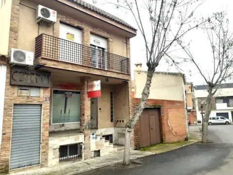 Casa en calle de los Donantes de Sangre