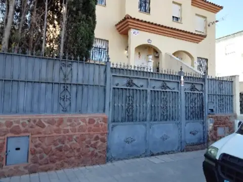 Casa adosada en Camino Albarrate