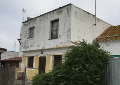 Casa en calle Montenegral Alto