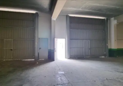Nave industrial en calle de Borderea
