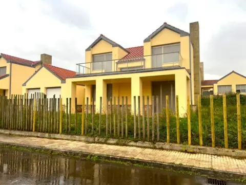 Casa en calle La Revilla