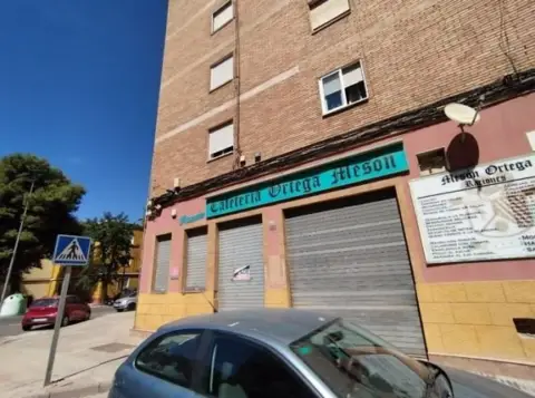 Local comercial en calle Menorca