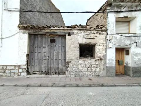 Casa adosada en calle Alta