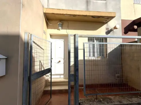 Casa en calle Coronil