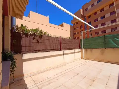 Piso en calle de Valencia, 25