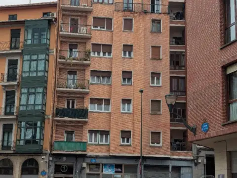 Piso en calle de la Salve, 1