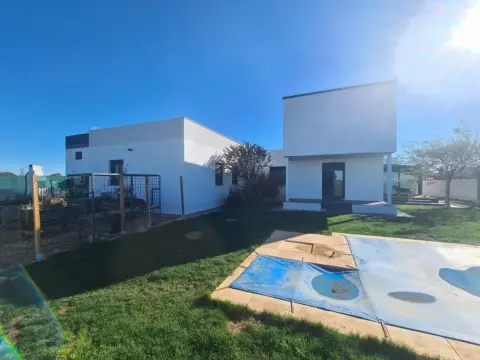 Chalet unifamiliar en calle Yugo